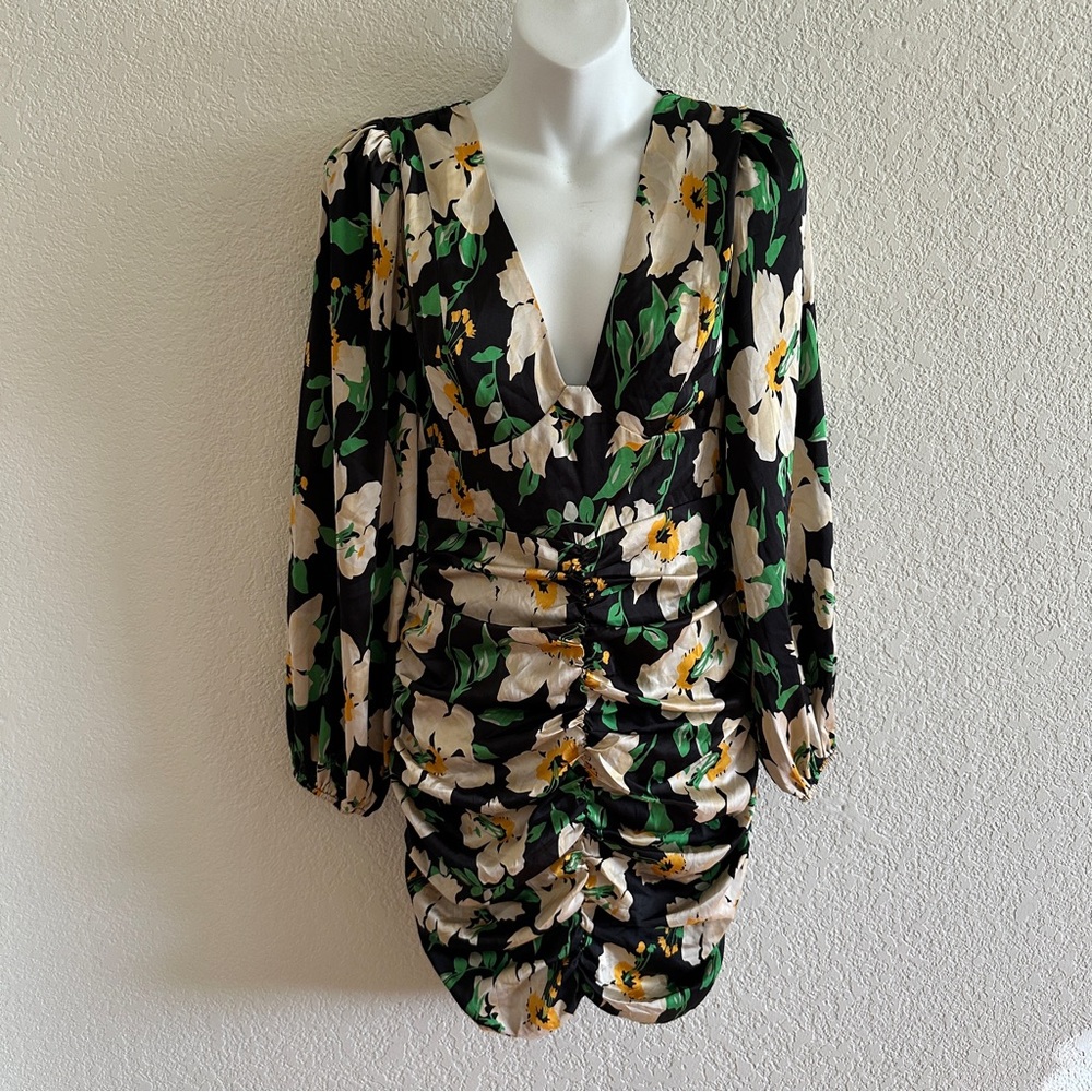 Astr Women’s Black Green Floral V-Neck Ruched Long Puff Sleeve Fitted Mini Dress - Picture 3 of 10
